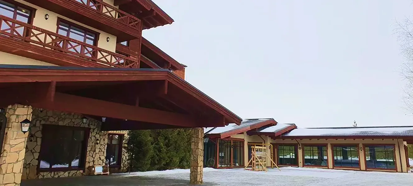 Гостиничный комплекс с бассейном