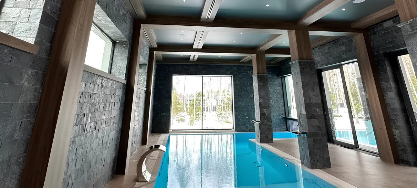 Частный дом с бассейном и спортзалом